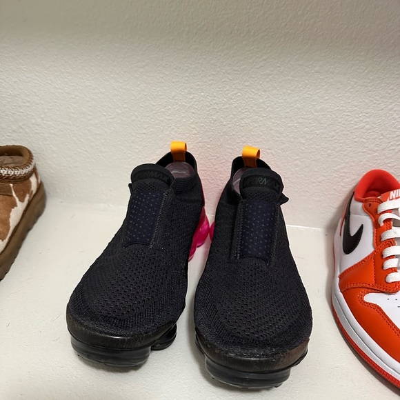 Nike Air Wmns VaporMax Moc 2 ‘Pink Blast’ - Picture 4 of 9